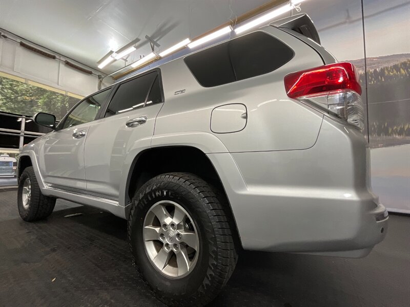 2013 Toyota 4Runner SR5 4x4 / 3RD ROW SE   - Photo 10 - Gladstone, OR 97027