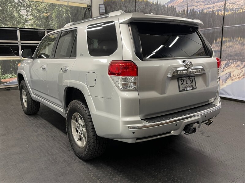 2013 Toyota 4Runner SR5 4x4 / 3RD ROW SE   - Photo 44 - Gladstone, OR 97027