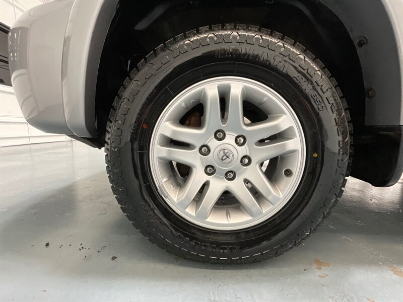 2005 Toyota Tundra SR5 TRD OFF RD 4X4 / V8 / 1-OWNER / NEW TIRES  / ZERO RUST / TIMING BELT SERVICE RECENTLY DONE - Photo 38 - Gladstone, OR 97027