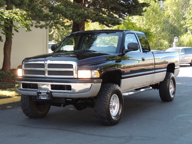 1999 Dodge Ram 2500 ST/ 4WD/ 5.9L Cummins Diesel/ 5-Speed Manual   - Photo 41 - Portland, OR 97217