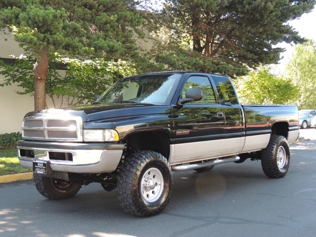 1999 Dodge Ram 2500 ST/ 4WD/ 5.9L Cummins Diesel/ 5-Speed Manual   - Photo 39 - Portland, OR 97217