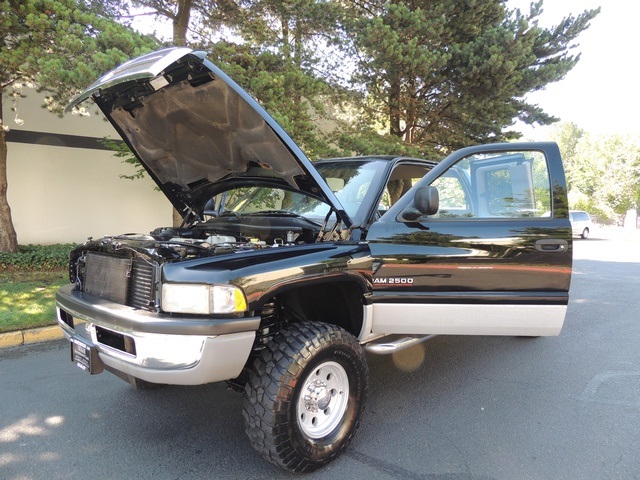 1999 Dodge Ram 2500 ST/ 4WD/ 5.9L Cummins Diesel/ 5-Speed Manual   - Photo 11 - Portland, OR 97217