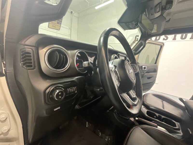 2020 Jeep Gladiator Rubicon 4X4 / CUSTOM BUILD / LIFTED / 20,000 MILES  / Leather / Navigation / 6-INC LIFT w. 37 inc MUD TIRES - Photo 13 - Gladstone, OR 97027