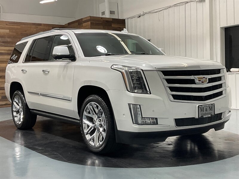 2017 Cadillac Escalade Premium Luxury 4X4 / 6.2L V8 / LOADED / 62K MILES   - Photo 66 - Gladstone, OR 97027