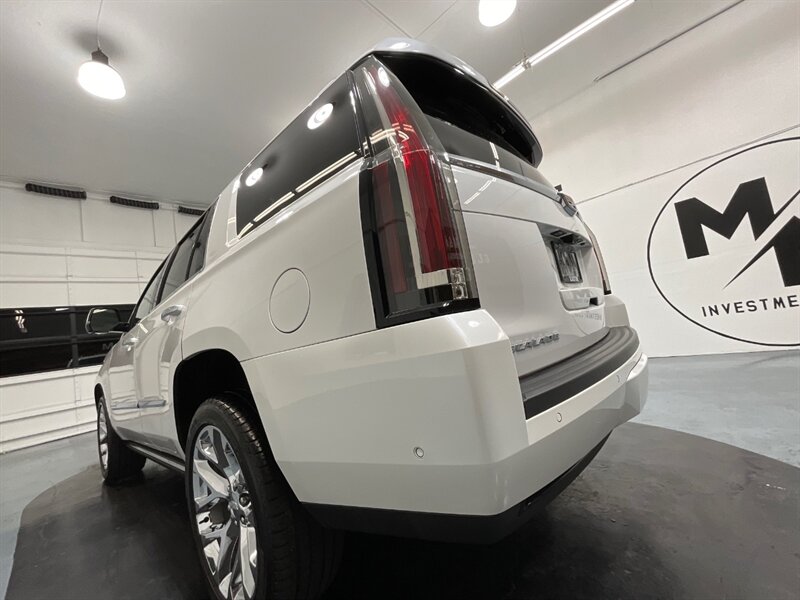 2017 Cadillac Escalade Premium Luxury 4X4 / 6.2L V8 / LOADED / 62K MILES   - Photo 63 - Gladstone, OR 97027