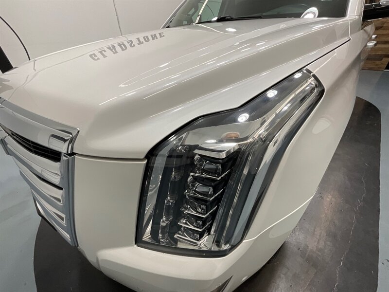 2017 Cadillac Escalade Premium Luxury 4X4 / 6.2L V8 / LOADED / 62K MILES   - Photo 26 - Gladstone, OR 97027