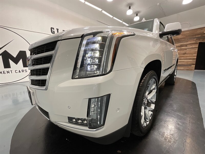 2017 Cadillac Escalade Premium Luxury 4X4 / 6.2L V8 / LOADED / 62K MILES   - Photo 60 - Gladstone, OR 97027