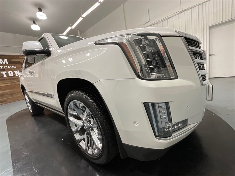 2017 Cadillac Escalade Premium Luxury 4X4 / 6.2L V8 / LOADED / 62K MILES   - Photo 61 - Gladstone, OR 97027