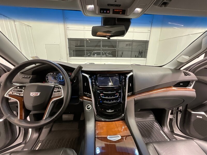 2017 Cadillac Escalade Premium Luxury 4X4 / 6.2L V8 / LOADED / 62K MILES   - Photo 51 - Gladstone, OR 97027