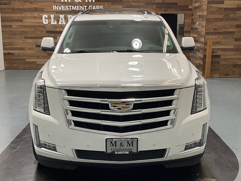 2017 Cadillac Escalade Premium Luxury 4X4 / 6.2L V8 / LOADED / 62K MILES   - Photo 5 - Gladstone, OR 97027