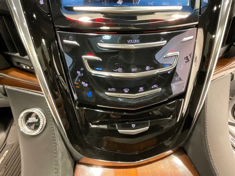 2017 Cadillac Escalade Premium Luxury 4X4 / 6.2L V8 / LOADED / 62K MILES   - Photo 20 - Gladstone, OR 97027