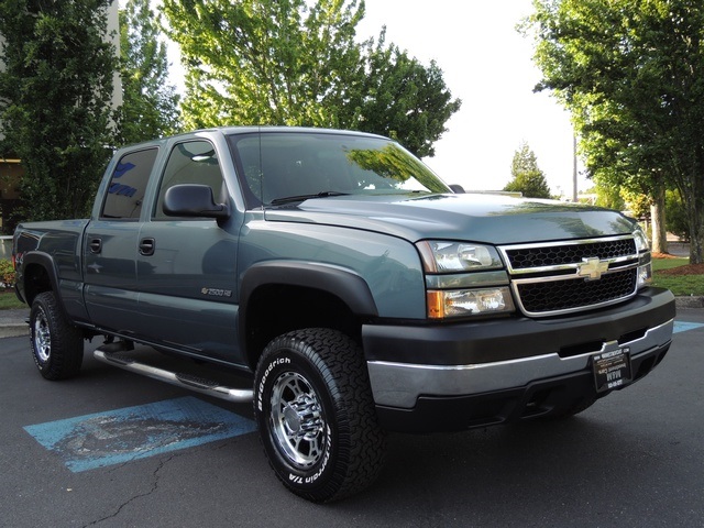 2007 Chevrolet Silverado 2500 Crew Cab / 4X4 / 6.0L 8Cyl GAS / 68k miles