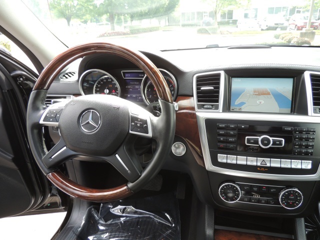 2013 Mercedes-Benz GL550 / 4-MATIC/ Third Seat  / 1-OWNER / LOADED   - Photo 21 - Portland, OR 97217