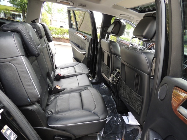 2013 Mercedes-Benz GL550 / 4-MATIC/ Third Seat  / 1-OWNER / LOADED   - Photo 17 - Portland, OR 97217