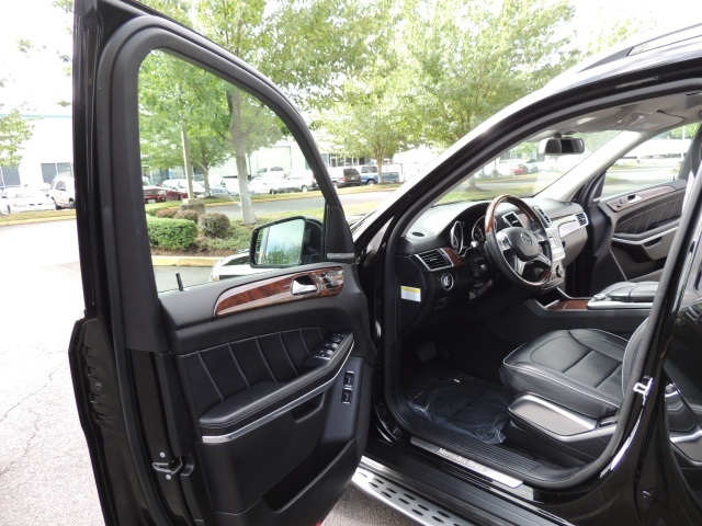 2013 Mercedes-Benz GL550 / 4-MATIC/ Third Seat  / 1-OWNER / LOADED   - Photo 13 - Portland, OR 97217