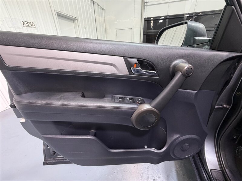 2010 Honda CR-V EX-L Sport Utility 4Cyl / New Tires / 86K Miles  / Backup Camera / Leather w. Heated Seats - Photo 31 - Gladstone, OR 97027
