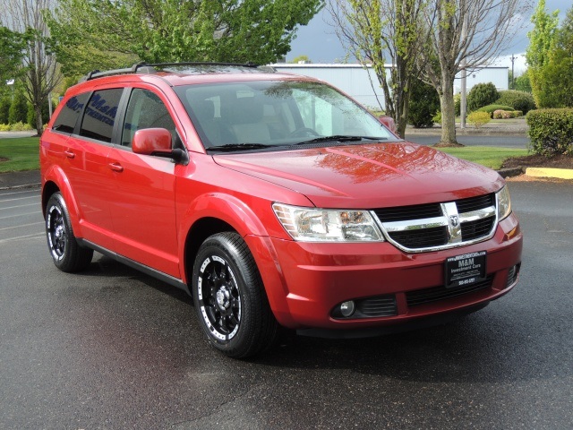 2009 Dodge Journey SXT AWD / Rear DVD / Back-Up Camera/ LOW 52k Miles   - Photo 2 - Portland, OR 97217