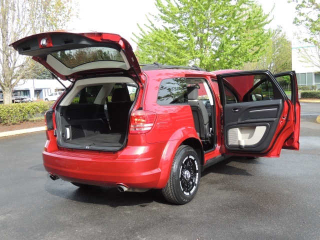 2009 Dodge Journey SXT AWD / Rear DVD / Back-Up Camera/ LOW 52k Miles   - Photo 14 - Portland, OR 97217