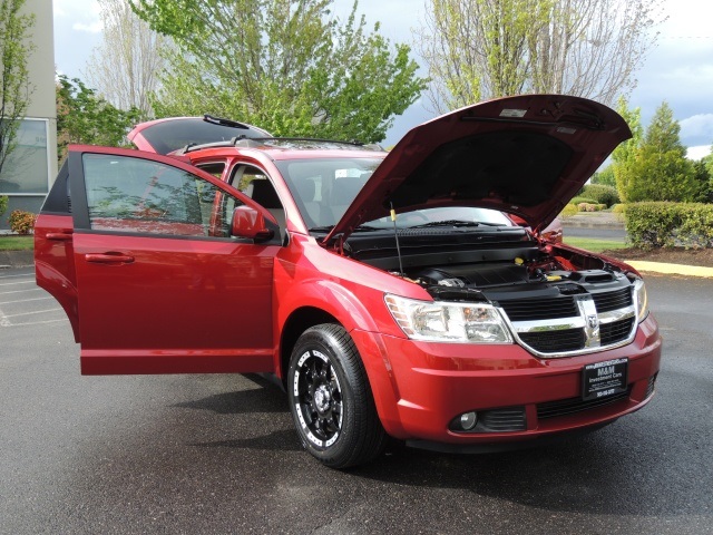 2009 Dodge Journey SXT AWD / Rear DVD / Back-Up Camera/ LOW 52k Miles   - Photo 16 - Portland, OR 97217