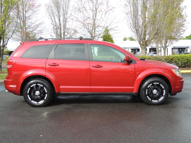 2009 Dodge Journey SXT AWD / Rear DVD / Back-Up Camera/ LOW 52k Miles   - Photo 4 - Portland, OR 97217