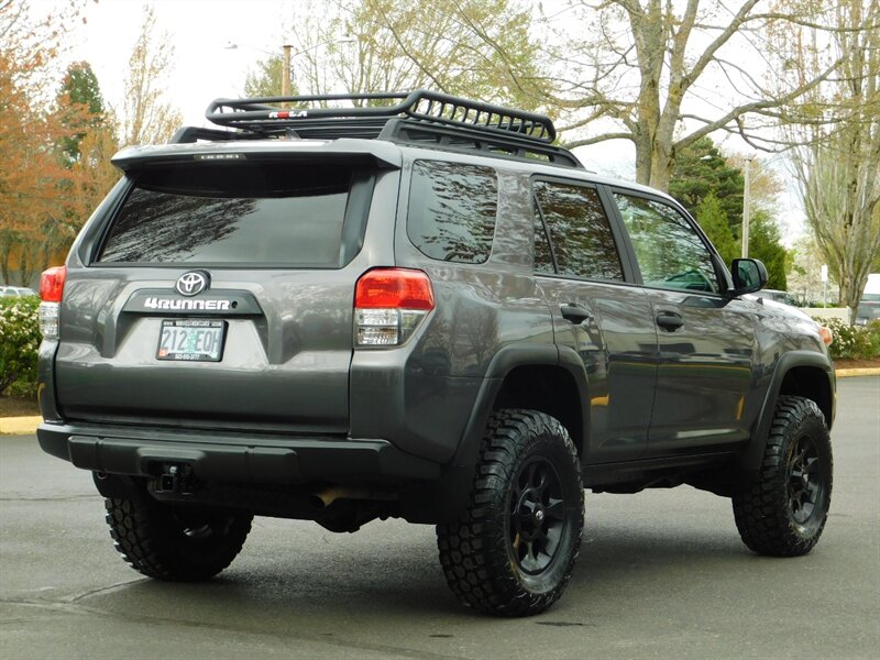 2010 Toyota 4Runner Trail Edition 4X4 / 1-OWNER /CRAWL CONTROL LIFTED   - Photo 8 - Portland, OR 97217