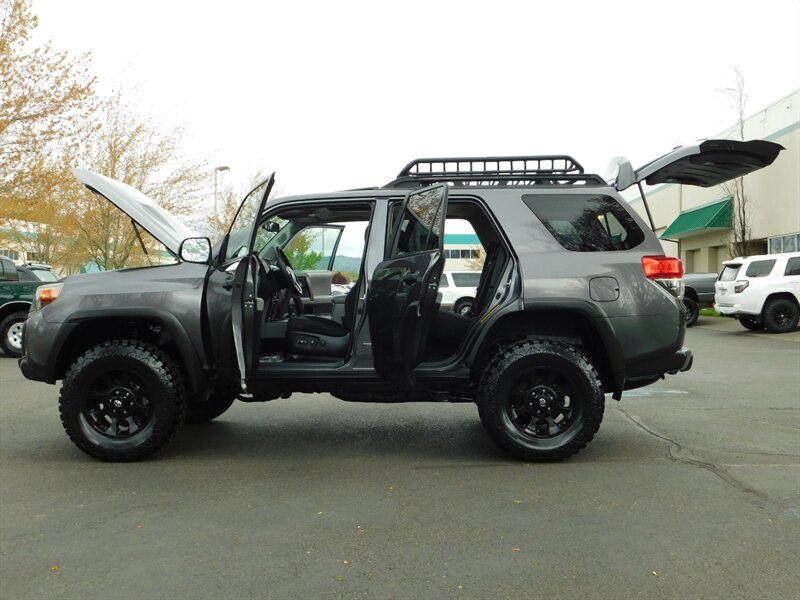 2010 Toyota 4Runner Trail Edition 4X4 / 1-OWNER /CRAWL CONTROL LIFTED   - Photo 32 - Portland, OR 97217