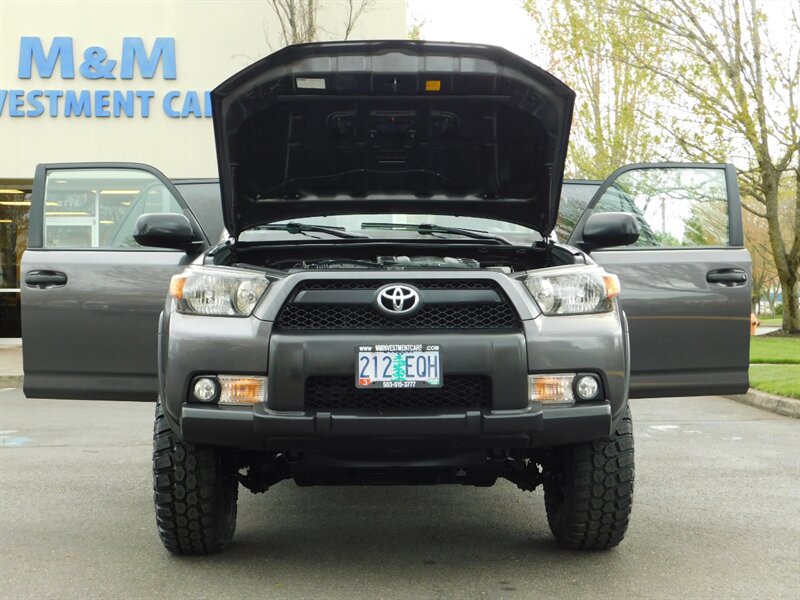 2010 Toyota 4Runner Trail Edition 4X4 / 1-OWNER /CRAWL CONTROL LIFTED   - Photo 38 - Portland, OR 97217