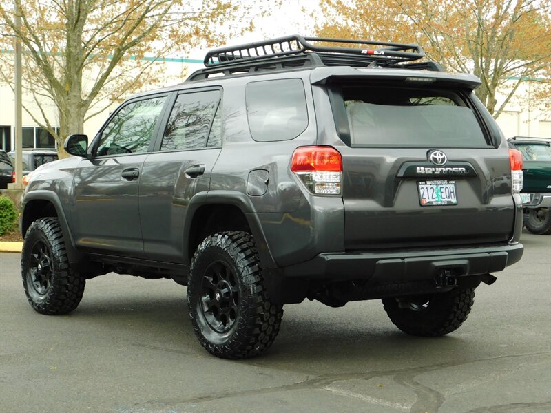 2010 Toyota 4Runner Trail Edition 4X4 / 1-OWNER /CRAWL CONTROL LIFTED   - Photo 7 - Portland, OR 97217