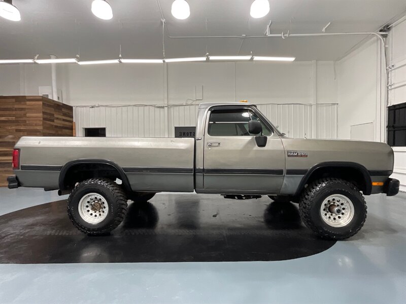 1993 Dodge RAM 250 LE 4X4 / 5.9L TURBO DIESEL / 5-SPEED /114,000 MILE  / RUNS GREAT - Photo 4 - Gladstone, OR 97027