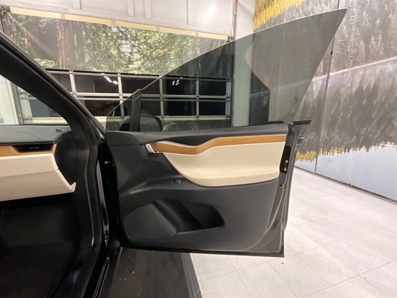 2020 Tesla Model X Long Range Plus AWD /3RD ROW SEAT/FULL SELF DRIVE  / 1-OWNER / 22 "  Wheel Rim Turbine Black / 7-Passenger / 23,000 MILES - Photo 34 - Gladstone, OR 97027