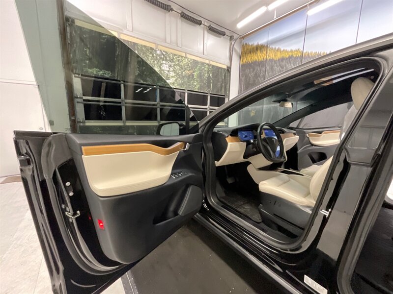 2020 Tesla Model X Long Range Plus AWD /3RD ROW SEAT/FULL SELF DRIVE  / 1-OWNER / 22 "  Wheel Rim Turbine Black / 7-Passenger / 23,000 MILES - Photo 32 - Gladstone, OR 97027