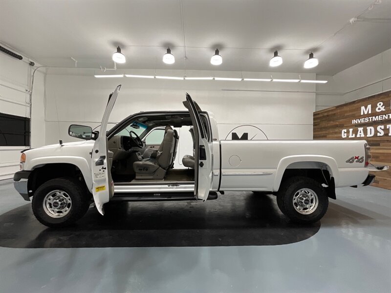 2001 GMC Sierra 2500 SLT 4Dr 4X4 / 8.1L V8 / Leather / 94,000 MILES  / LOCAL TRUCK NO RUST - Photo 14 - Gladstone, OR 97027