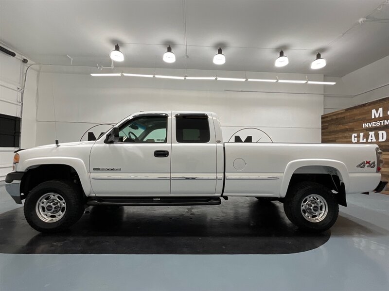 2001 GMC Sierra 2500 SLT 4Dr 4X4 / 8.1L V8 / Leather / 94,000 MILES  / LOCAL TRUCK NO RUST - Photo 3 - Gladstone, OR 97027