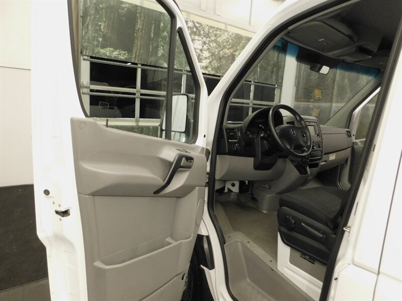 2015 Mercedes-Benz Sprinter 2500 Cargo Van  3.0   - Photo 11 - Gladstone, OR 97027