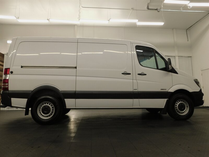 2015 Mercedes-Benz Sprinter 2500 Cargo Van  3.0   - Photo 4 - Gladstone, OR 97027