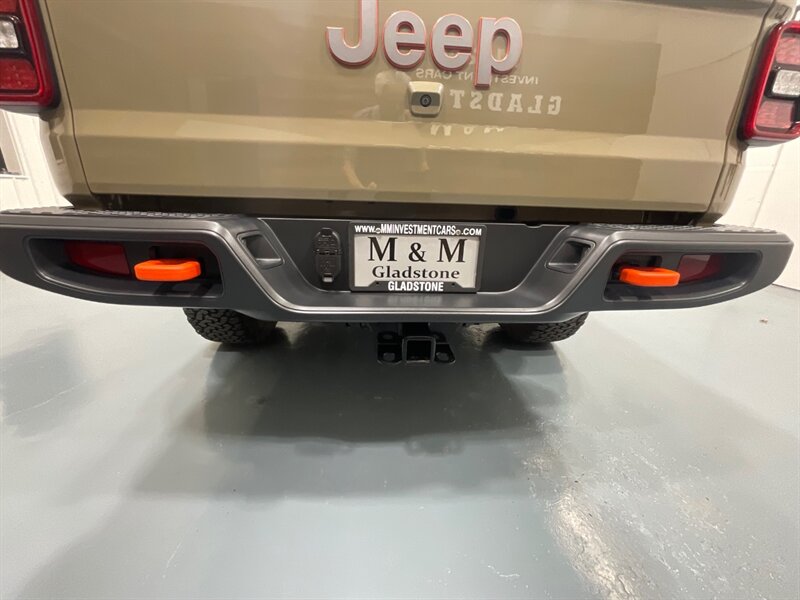 2020 Jeep Gladiator Mojave Pickup 4X4 / 1-OWNER / LIFTED / 31K MILES  / ZERO RUST / LIFTED w. 35 " BF GOODRICH TIRES & ICON WHEELS / Premium Audio Group / Alpine Sound - Photo 31 - Gladstone, OR 97027
