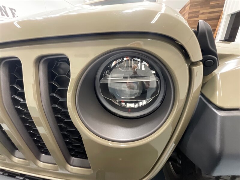 2020 Jeep Gladiator Mojave Pickup 4X4 / 1-OWNER / LIFTED / 31K MILES  / ZERO RUST / LIFTED w. 35 " BF GOODRICH TIRES & ICON WHEELS / Premium Audio Group / Alpine Sound - Photo 26 - Gladstone, OR 97027