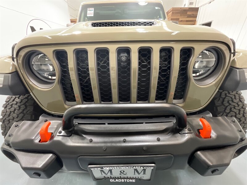 2020 Jeep Gladiator Mojave Pickup 4X4 / 1-OWNER / LIFTED / 31K MILES  / ZERO RUST / LIFTED w. 35 " BF GOODRICH TIRES & ICON WHEELS / Premium Audio Group / Alpine Sound - Photo 12 - Gladstone, OR 97027