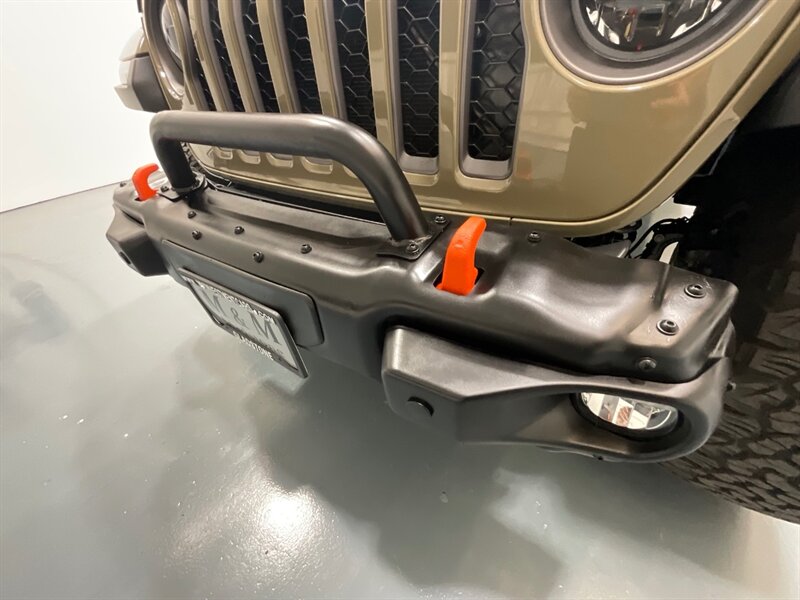 2020 Jeep Gladiator Mojave Pickup 4X4 / 1-OWNER / LIFTED / 31K MILES  / ZERO RUST / LIFTED w. 35 " BF GOODRICH TIRES & ICON WHEELS / Premium Audio Group / Alpine Sound - Photo 33 - Gladstone, OR 97027