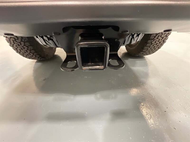 2020 Jeep Gladiator Mojave Pickup 4X4 / 1-OWNER / LIFTED / 31K MILES  / ZERO RUST / LIFTED w. 35 " BF GOODRICH TIRES & ICON WHEELS / Premium Audio Group / Alpine Sound - Photo 34 - Gladstone, OR 97027
