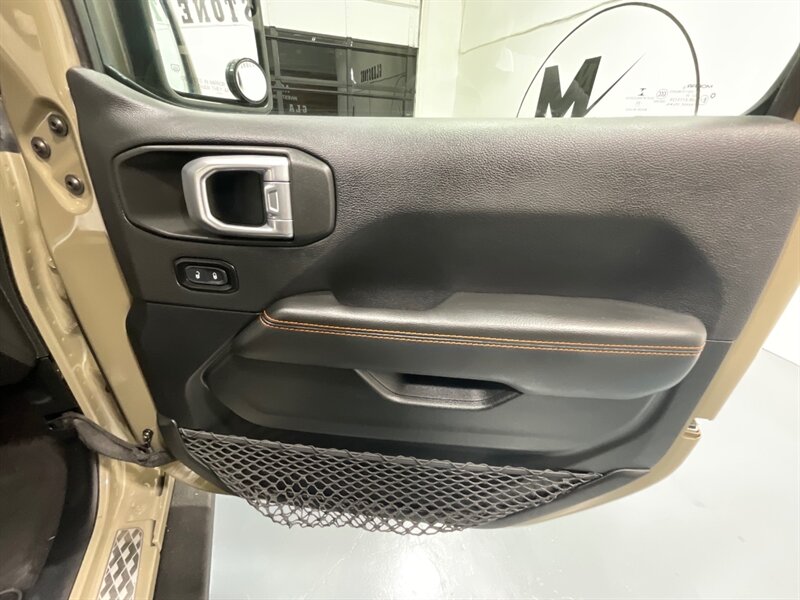 2020 Jeep Gladiator Mojave Pickup 4X4 / 1-OWNER / LIFTED / 31K MILES  / ZERO RUST / LIFTED w. 35 " BF GOODRICH TIRES & ICON WHEELS / Premium Audio Group / Alpine Sound - Photo 43 - Gladstone, OR 97027
