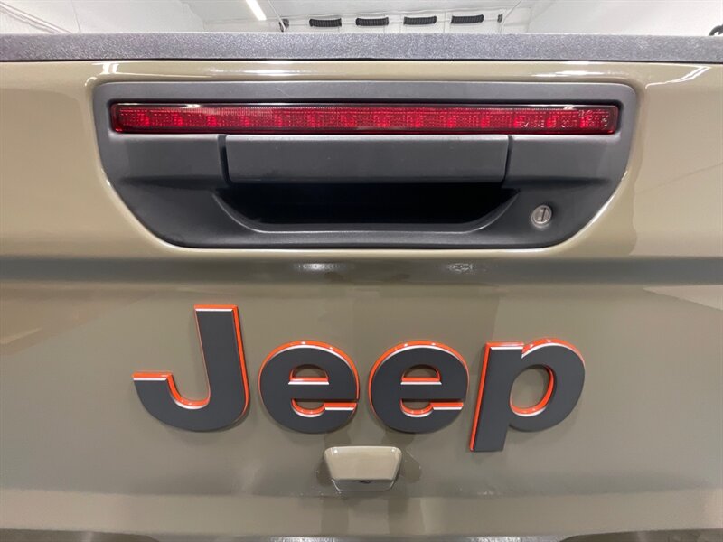 2020 Jeep Gladiator Mojave Pickup 4X4 / 1-OWNER / LIFTED / 31K MILES  / ZERO RUST / LIFTED w. 35 " BF GOODRICH TIRES & ICON WHEELS / Premium Audio Group / Alpine Sound - Photo 54 - Gladstone, OR 97027