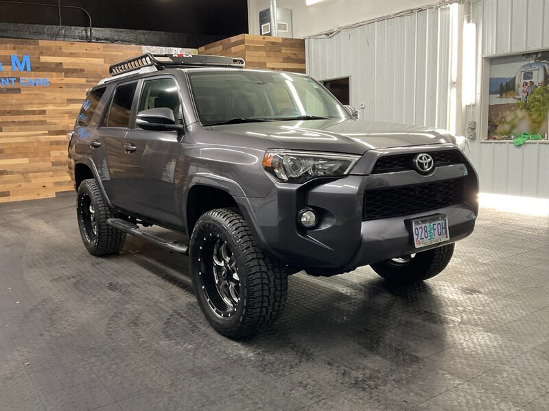 2015 Toyota 4Runner SR5 Premium 4X4 / 3RD ROW SEAT / LIFTED LIFTED   - Photo 2 - Gladstone, OR 97027