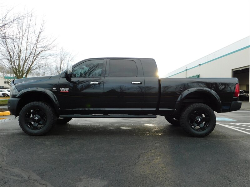 2011 Ram 2500 Laramie MEGA CAB 4X4/ 6 SPEED / 6.7L DIESEL LIFTED