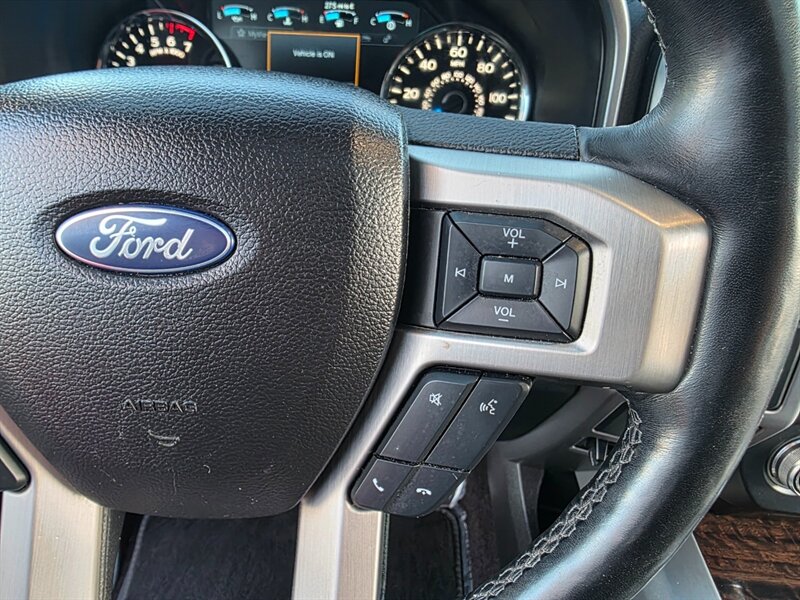 2017 Ford F-150 PLATINUM / 4X4 / PANORAMA ROOF / FULLY LOADED / SUPERCREW CAB / RADAR CRUISE / BLIND SPOT / REAR DIFFERENTIAL LOCKER - Photo 42 - Portland, OR 97217