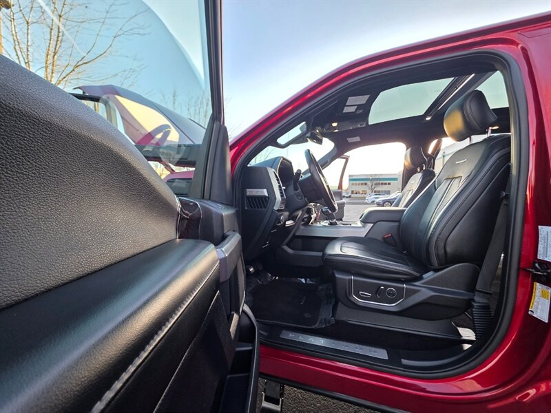 2017 Ford F-150 PLATINUM / 4X4 / PANORAMA ROOF / FULLY LOADED / SUPERCREW CAB / RADAR CRUISE / BLIND SPOT / REAR DIFFERENTIAL LOCKER - Photo 57 - Portland, OR 97217