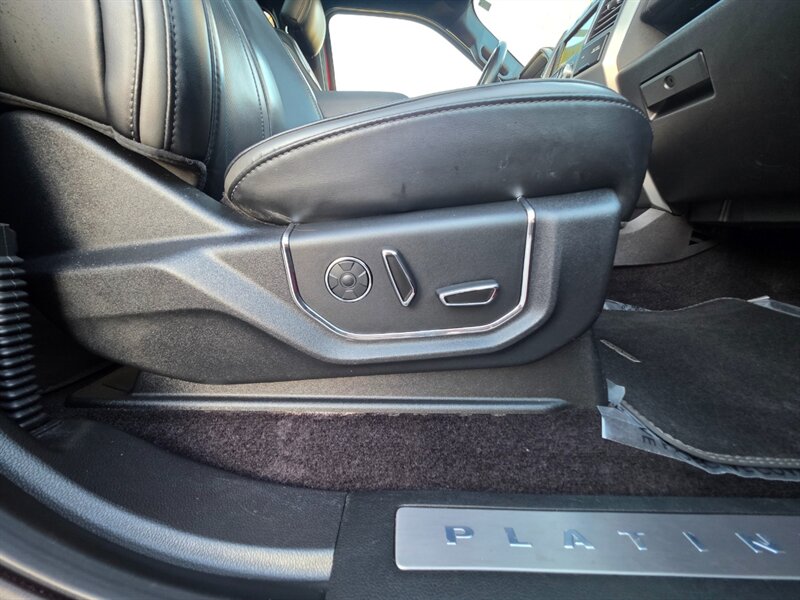 2017 Ford F-150 PLATINUM / 4X4 / PANORAMA ROOF / FULLY LOADED / SUPERCREW CAB / RADAR CRUISE / BLIND SPOT / REAR DIFFERENTIAL LOCKER - Photo 44 - Portland, OR 97217