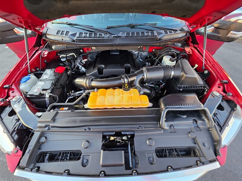 2017 Ford F-150 PLATINUM / 4X4 / PANORAMA ROOF / FULLY LOADED / SUPERCREW CAB / RADAR CRUISE / BLIND SPOT / REAR DIFFERENTIAL LOCKER - Photo 30 - Portland, OR 97217