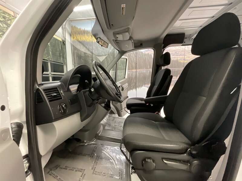 2012 Mercedes-Benz Sprinter 2500 CARGO VAN / 3.0L V6 DIESEL / Backup Camera  / STANDARD ROOF w. 144 " WB / 130,000 MILES - Photo 14 - Gladstone, OR 97027