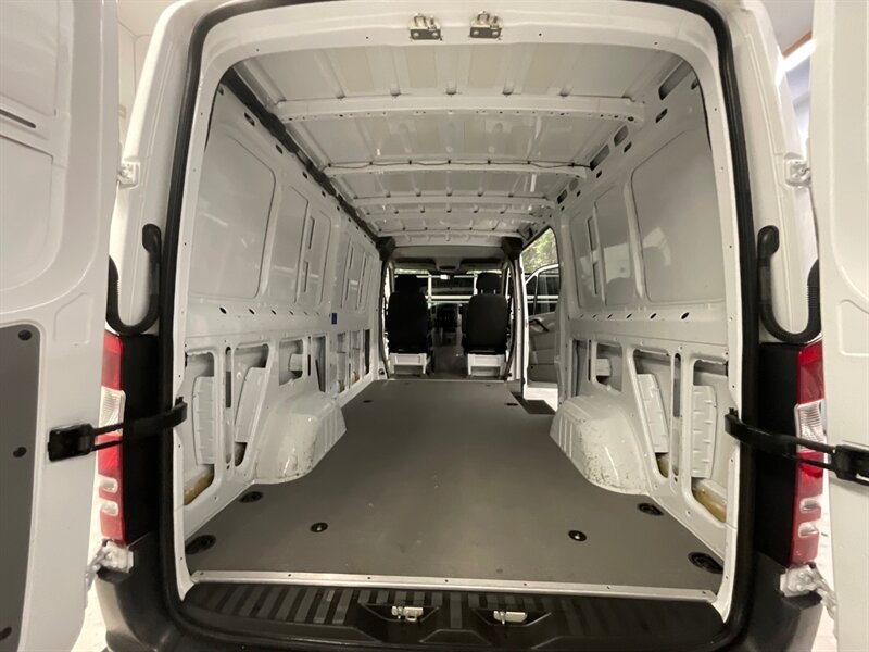 2012 Mercedes-Benz Sprinter 2500 CARGO VAN / 3.0L V6 DIESEL / Backup Camera  / STANDARD ROOF w. 144 " WB / 130,000 MILES - Photo 10 - Gladstone, OR 97027